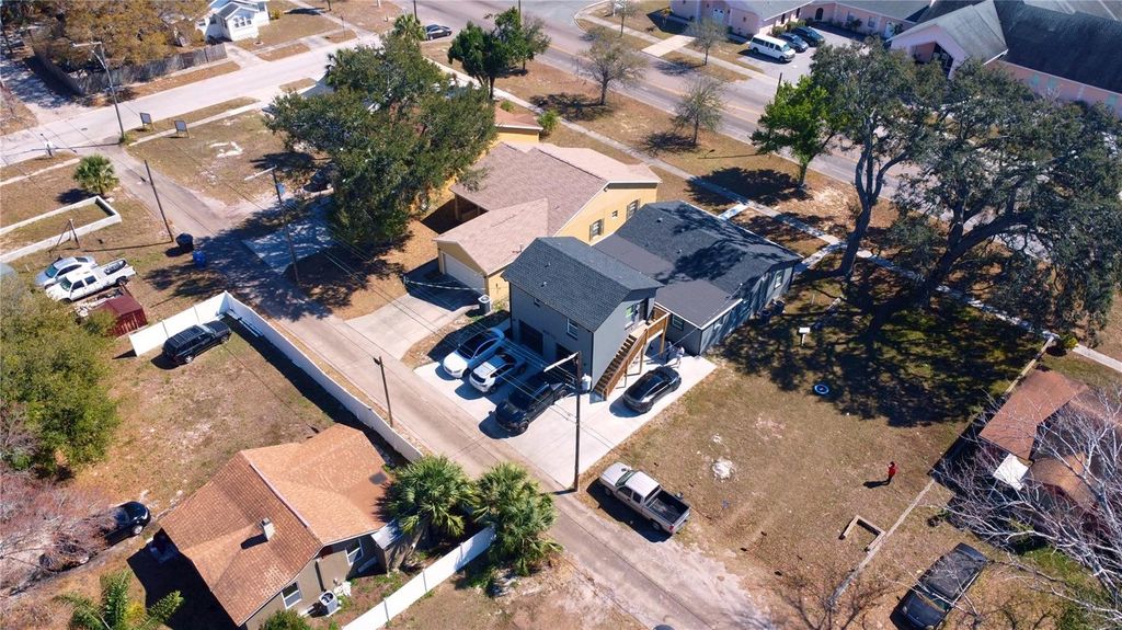 Image 1 of property listing at 3527 18TH AVENUE S, St Petersburg, FL 33711