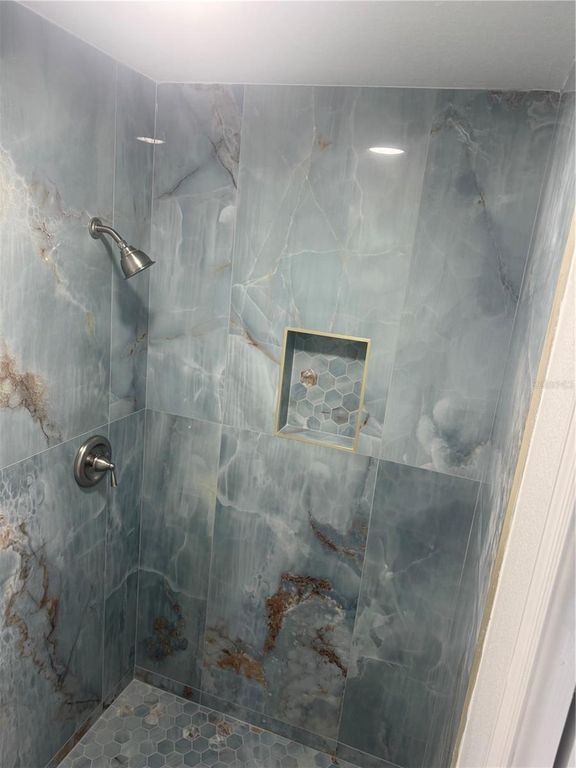 Image 11 of property listing at 3527 18TH AVENUE S, St Petersburg, FL 33711