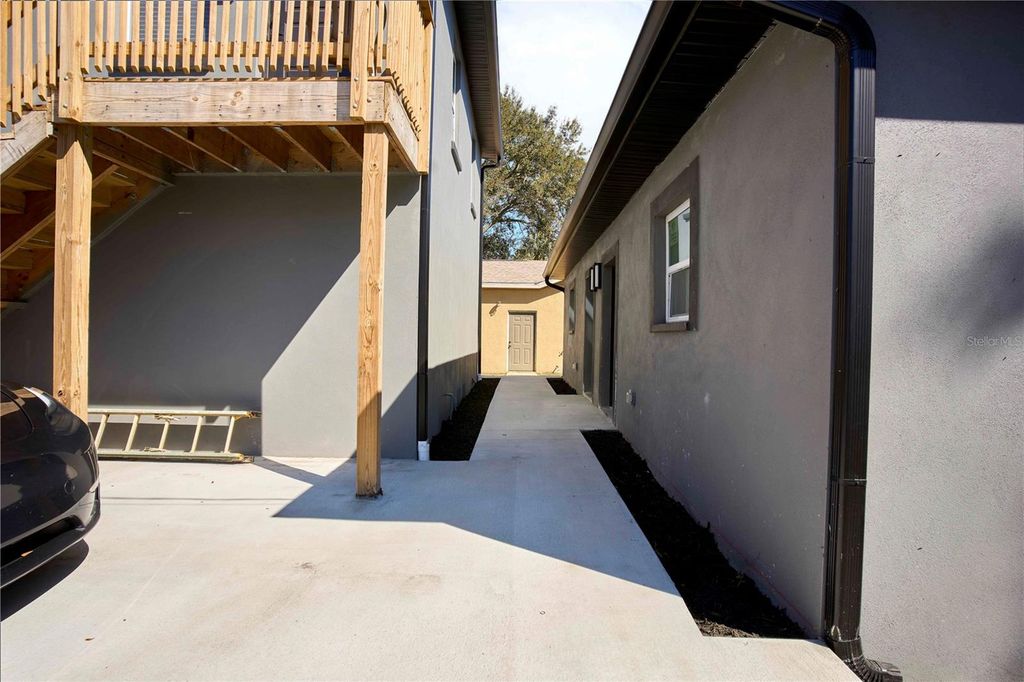 Image 9 of property listing at 3527 18TH AVENUE S, St Petersburg, FL 33711