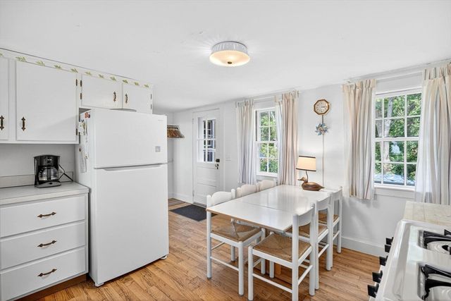 10 Cartway N, Eastham, MA 02642