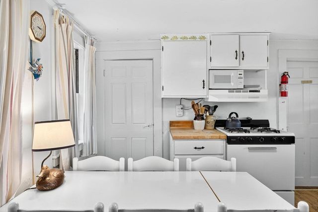 10 Cartway N, Eastham, MA 02642