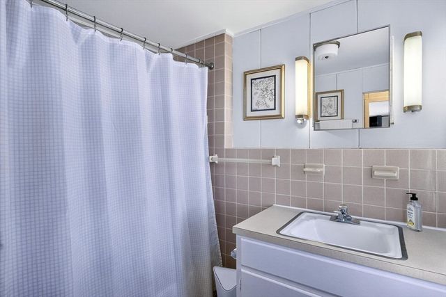 10 Cartway N, Eastham, MA 02642