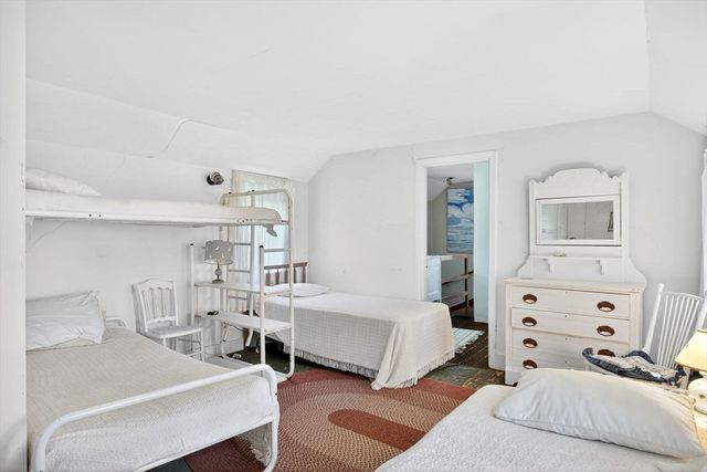 10 Cartway N, Eastham, MA 02642