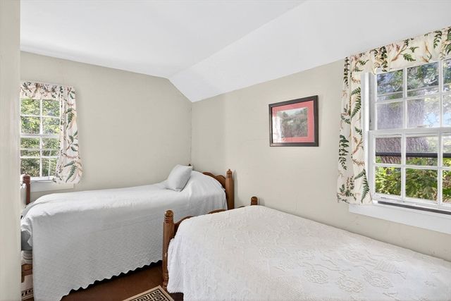 10 Cartway N, Eastham, MA 02642