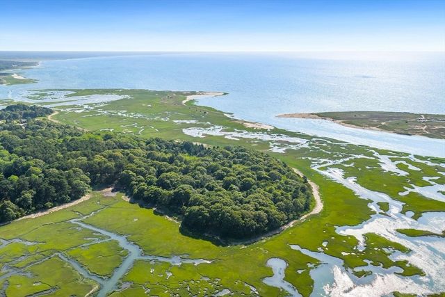 10 Cartway N, Eastham, MA 02642