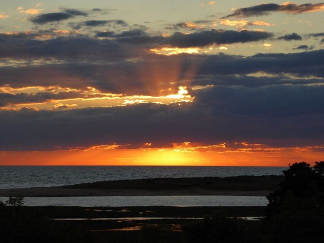 10 Cartway N, Eastham, MA 02642