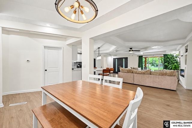 8525 Lafayette Avenue, Omaha, NE 68114