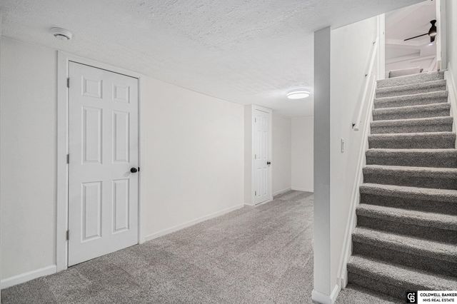 8525 Lafayette Avenue, Omaha, NE 68114