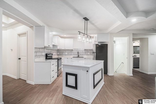 8525 Lafayette Avenue, Omaha, NE 68114