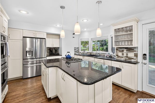 1877 S 107th Street, Omaha, NE 68124