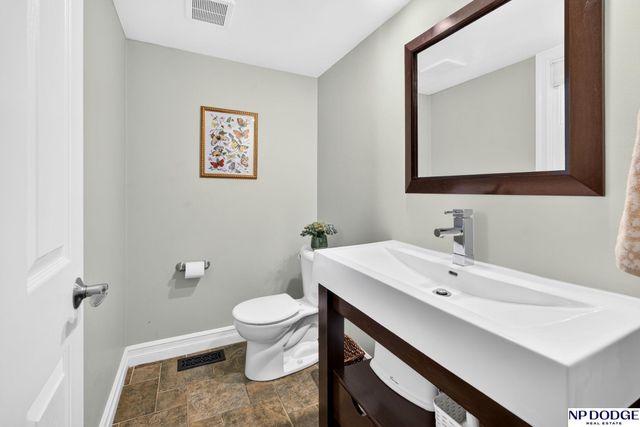1877 S 107th Street, Omaha, NE 68124