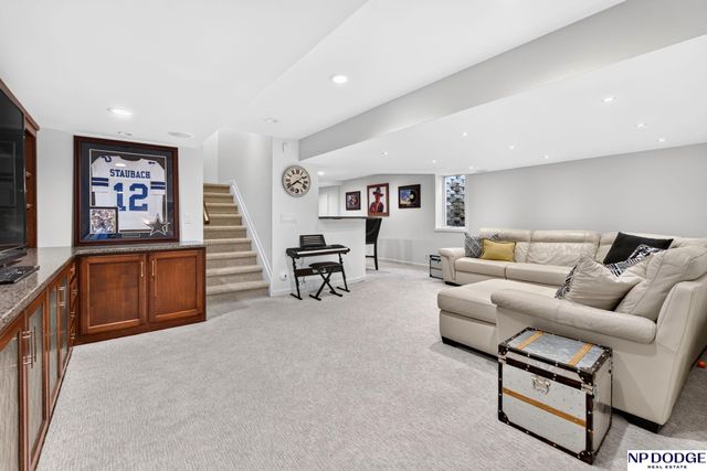 1877 S 107th Street, Omaha, NE 68124