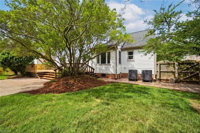 1836 Summerhedge CLS, Virginia Beach, VA 23456