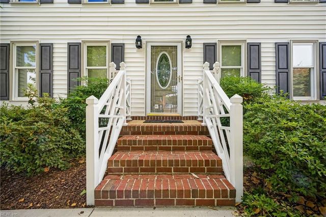 1836 Summerhedge CLS, Virginia Beach, VA 23456