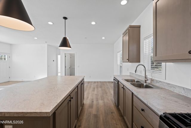 10 Grosh Avenue, Dayton, NV 89403
