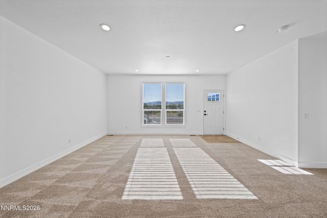10 Grosh Avenue, Dayton, NV 89403