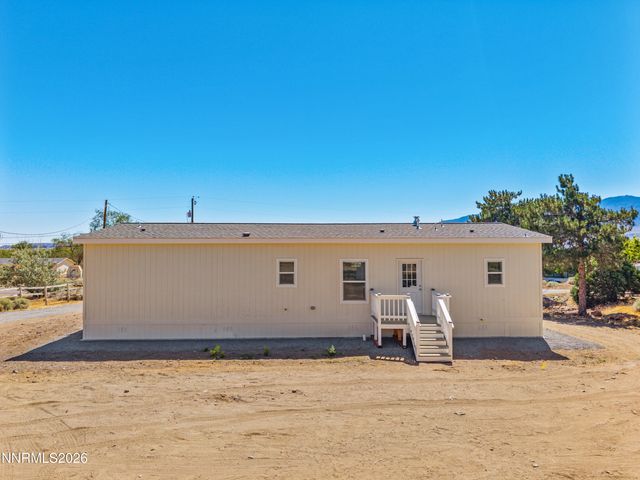 10 Grosh Avenue, Dayton, NV 89403