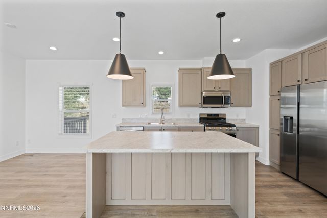10 Grosh Avenue, Dayton, NV 89403