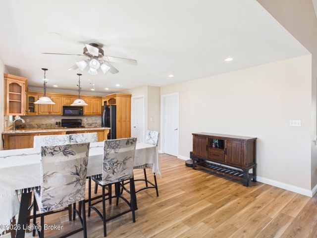 453 Oak Tree Way, Taylorsville, KY 40071