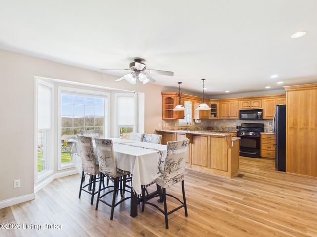 453 Oak Tree Way, Taylorsville, KY 40071