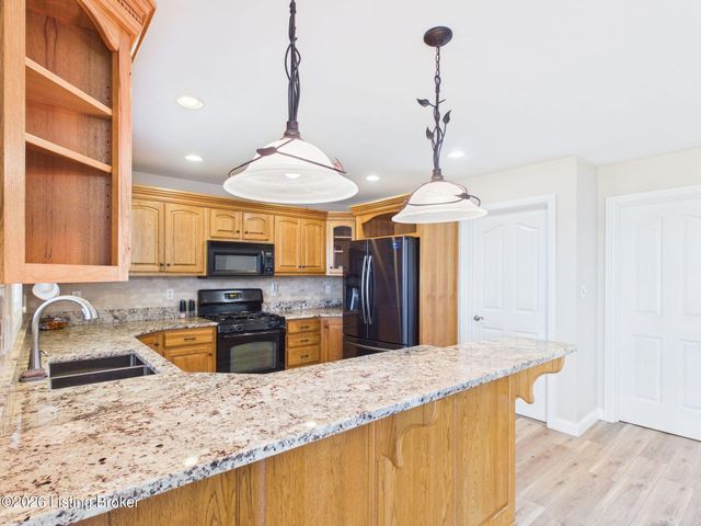 453 Oak Tree Way, Taylorsville, KY 40071