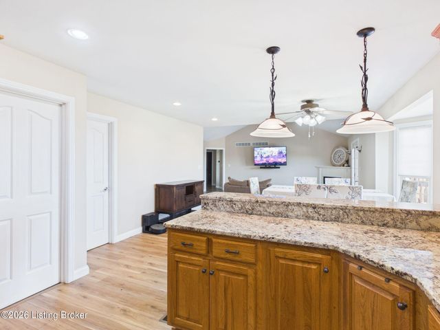 453 Oak Tree Way, Taylorsville, KY 40071