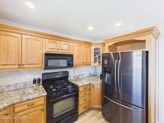 453 Oak Tree Way, Taylorsville, KY 40071