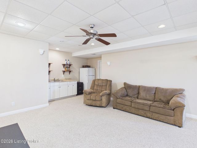 453 Oak Tree Way, Taylorsville, KY 40071