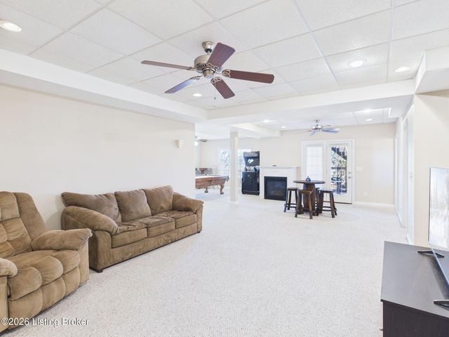 453 Oak Tree Way, Taylorsville, KY 40071