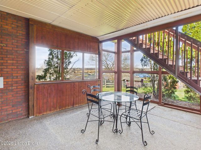 453 Oak Tree Way, Taylorsville, KY 40071