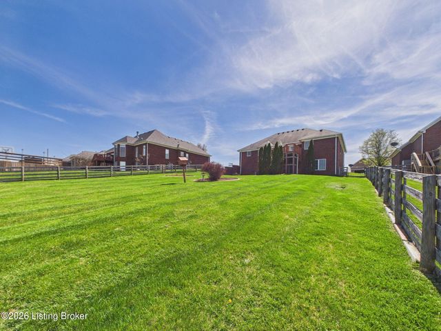 453 Oak Tree Way, Taylorsville, KY 40071
