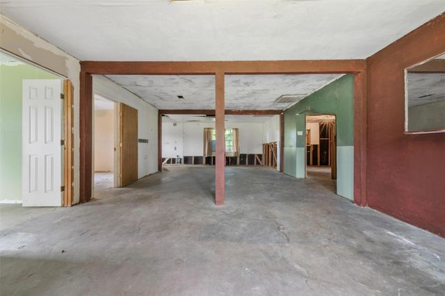 6970 County Road 605, Dayton, TX 77535