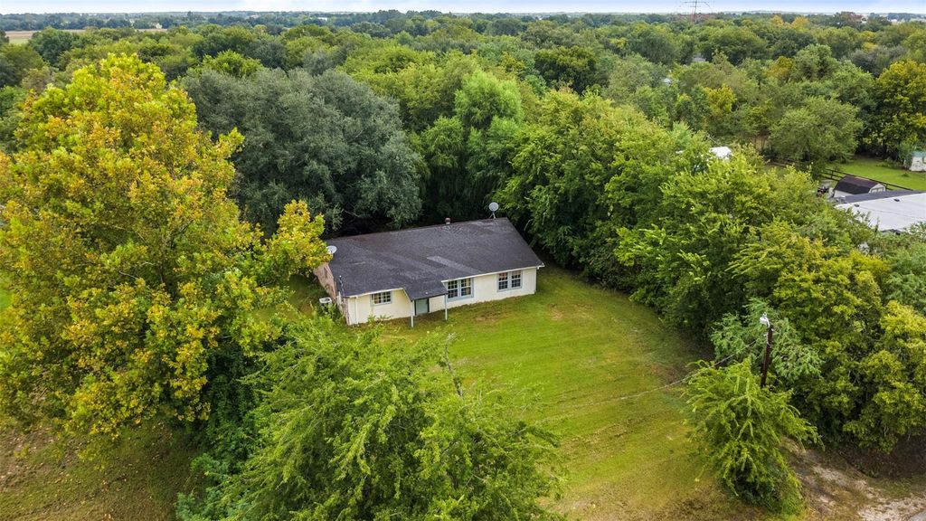 6970 County Road 605, Dayton, TX 77535