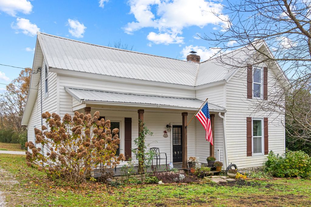 3237 Williamsport Pike, Williamsport, TN 38487