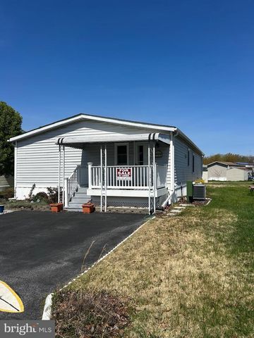 102 LARIAT RD, Middle River, MD 21220