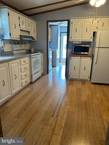 102 LARIAT RD, Middle River, MD 21220