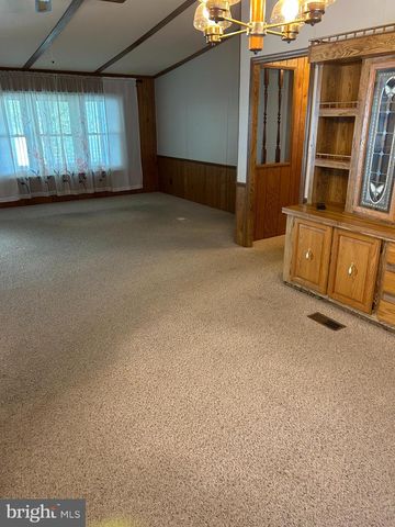 102 LARIAT RD, Middle River, MD 21220