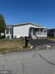 102 LARIAT RD, Middle River, MD 21220