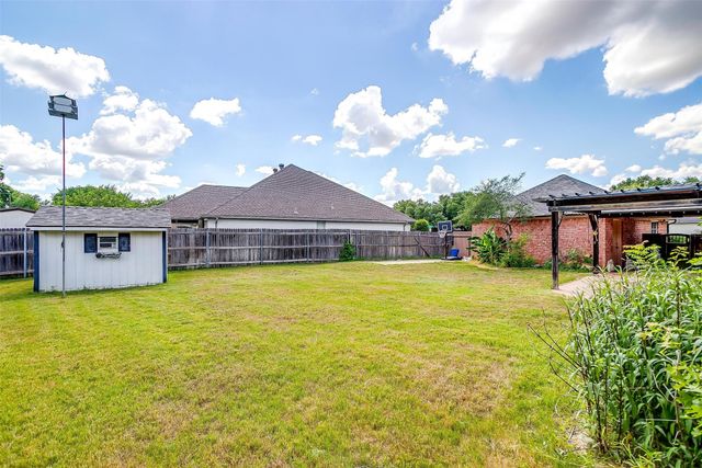 504 Amanda Court, Burleson, TX 76028