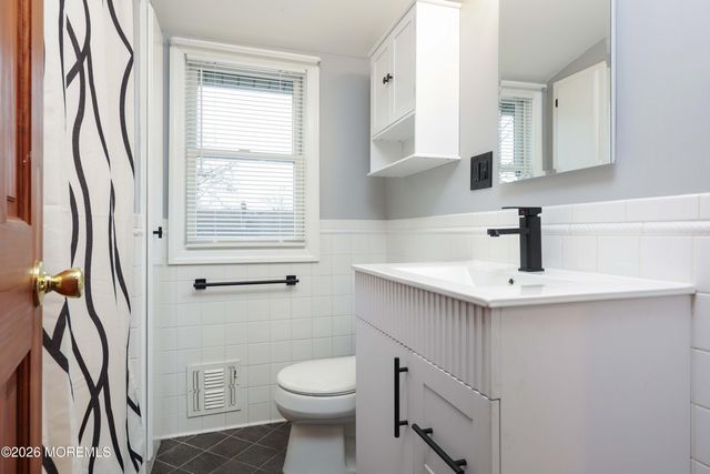 664 Summit Avenue, Kenilworth, NJ 07033