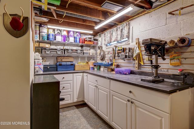 664 Summit Avenue, Kenilworth, NJ 07033