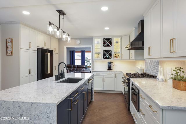 664 Summit Avenue, Kenilworth, NJ 07033