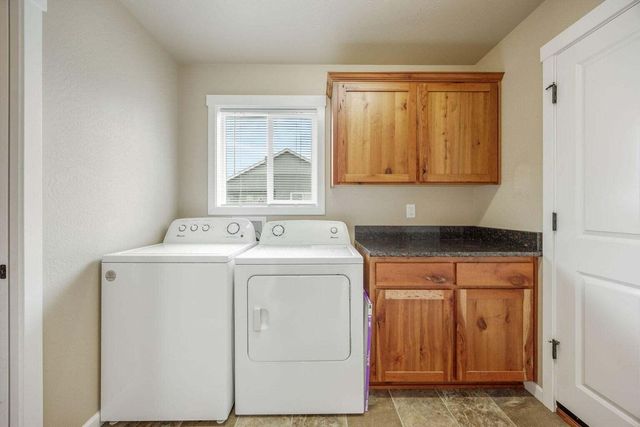 2689 SW Elmer Nelson Lane, Grants Pass, OR 97527