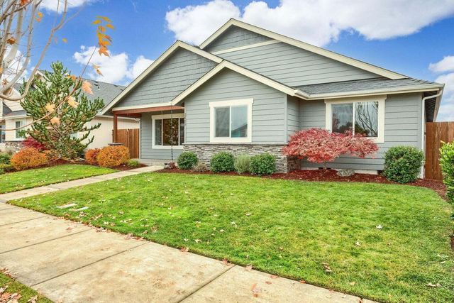 2689 SW Elmer Nelson Lane, Grants Pass, OR 97527