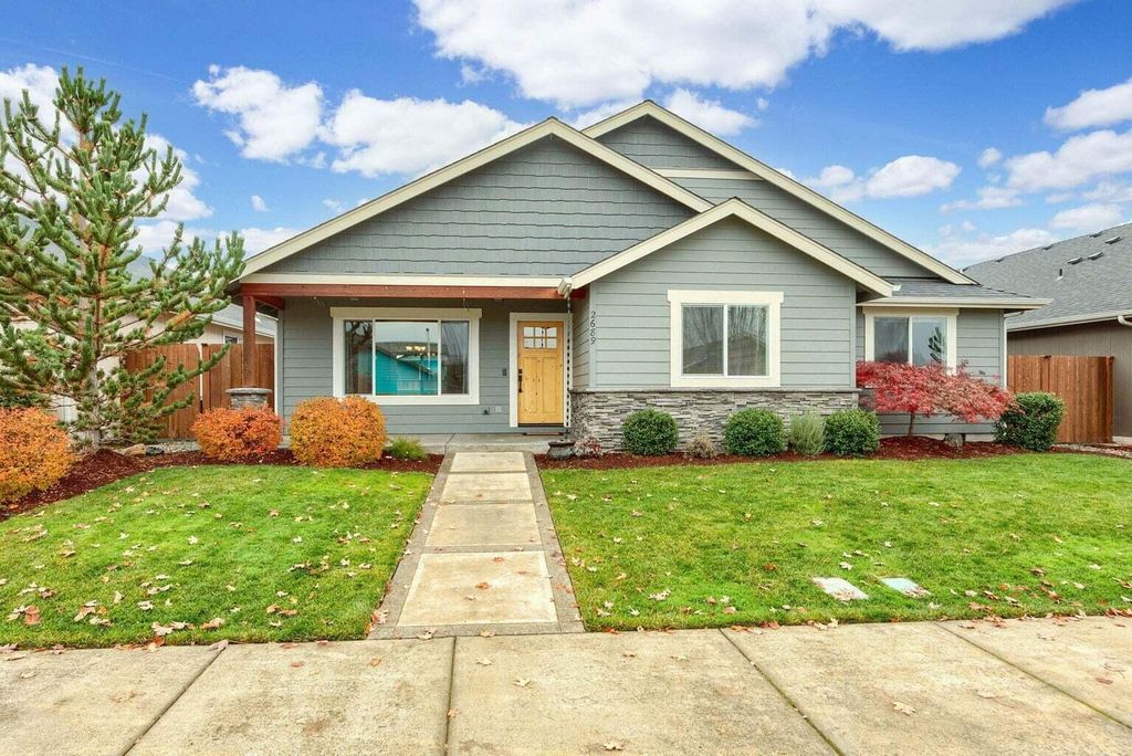 2689 SW Elmer Nelson Lane, Grants Pass, OR 97527