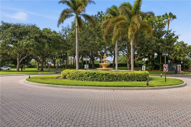 1550 S 42nd Circle 111, Vero Beach, FL 32967