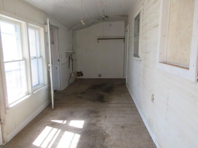 220 E 4th Street, Grove, OK 74344