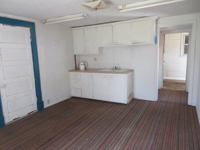 220 E 4th Street, Grove, OK 74344