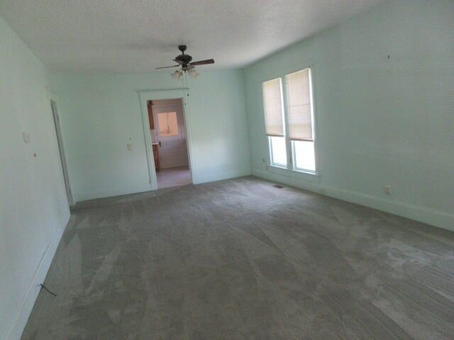 220 E 4th Street, Grove, OK 74344