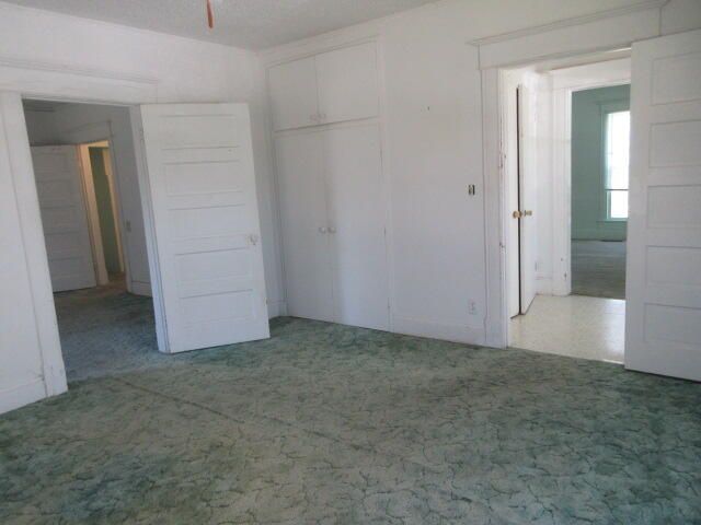 220 E 4th Street, Grove, OK 74344